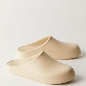 Jeffrey Campbell Cream Beige Slip-On Mules